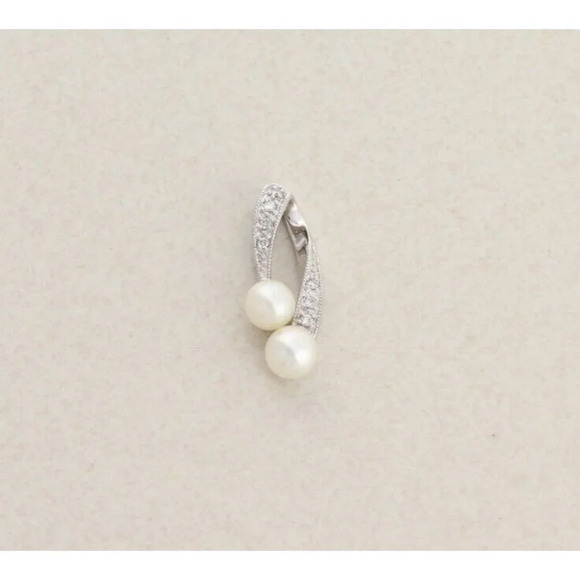 Unbranded Jewelry - Pendant Only 10K White Gold Freshwater Pearl and Diamond Pendant
